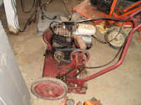 Motorized Reel Mower.JPG.jpg (115371 bytes)