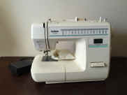 sewing machine.jpg (237298 bytes)