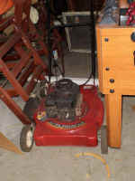 murray red lawnmower.jpg (56421 bytes)