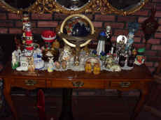 glass collectibles.JPG (84809 bytes)