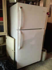 refrigerator.jpg (47337 bytes)