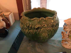 pottery.jpg (75354 bytes)