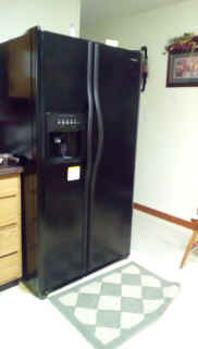 refrigerator.jpg (45880 bytes)